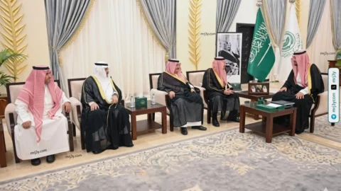 محافظ الأحساء يكرم مطارات الدمام ومنسوبي مطار الأحساء الدولي