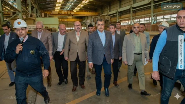 وزير الإنتاج الحربي يتفقد مصنع 100 ويشدد على زيادة الإنتاج