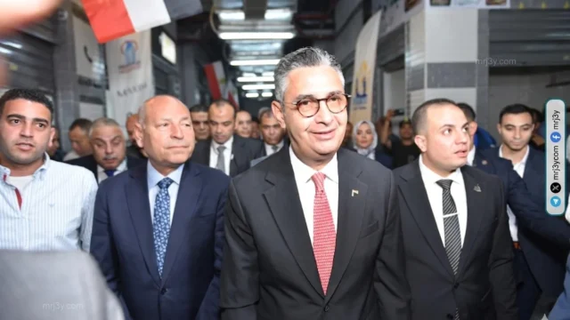 وزير التموين ومحافظ القاهرة يفتتحان معرض أهلا بالعيد بحدائق القبة